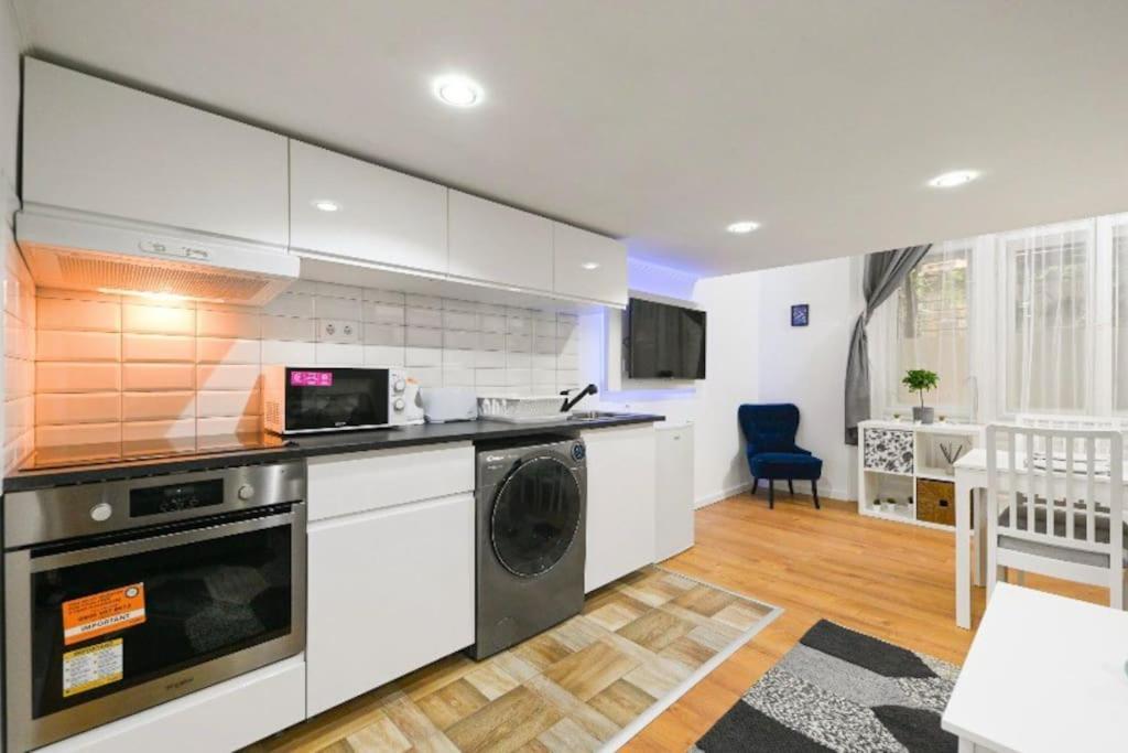 Lovely Studio Flat In Damjanich Street - Leonard Budapeşte Dış mekan fotoğraf