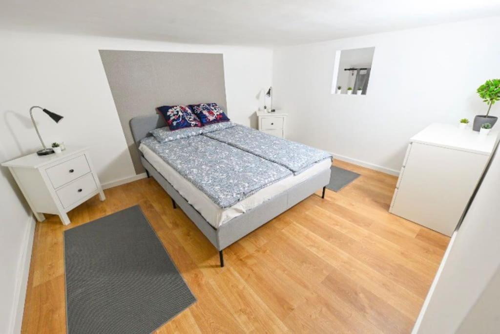 Lovely Studio Flat In Damjanich Street - Leonard Budapeşte Dış mekan fotoğraf