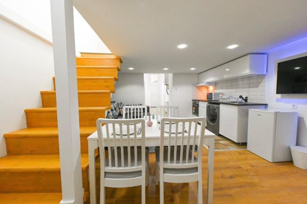 Lovely Studio Flat In Damjanich Street - Leonard Budapeşte Dış mekan fotoğraf